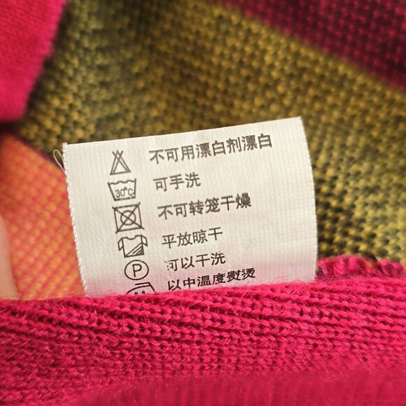 Vintage mio essa turtleneck sweater  size small.  ( see measurements) - Picture 10 of 10